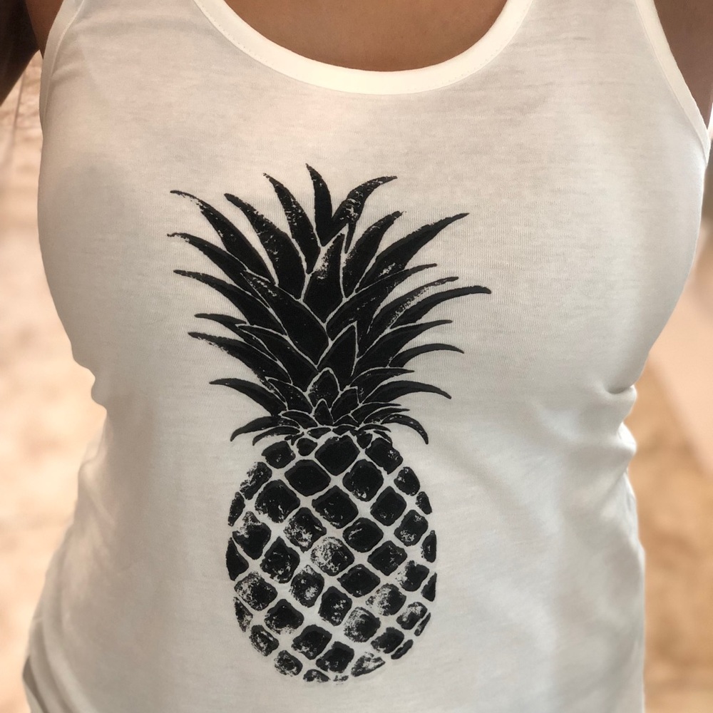 Pineapple tank top 😍